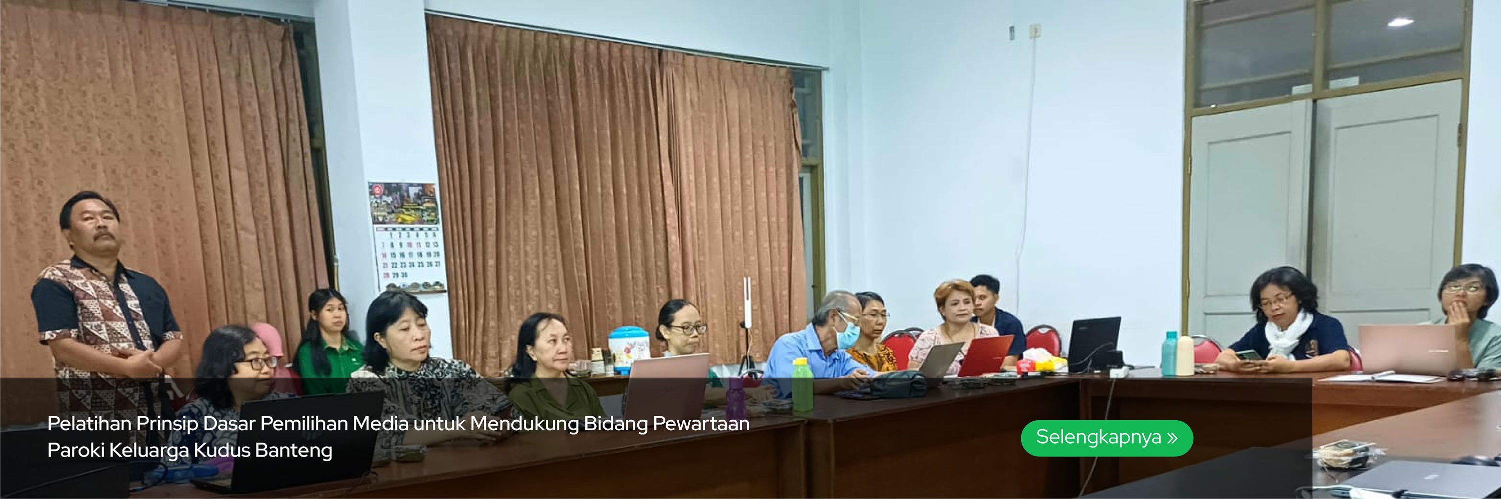 Pelatihan Prinsip Dasar Pemilihan Media untuk Mendukung Bidang Pewartaan Paroki Keluarga Kudus Banteng - LPPM USD